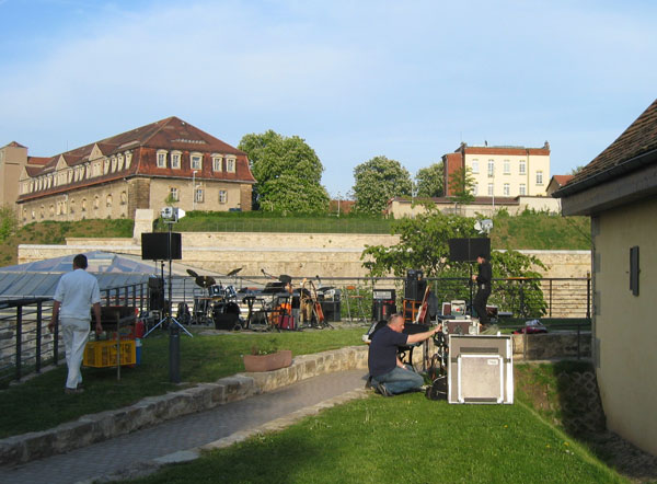 02.jpg